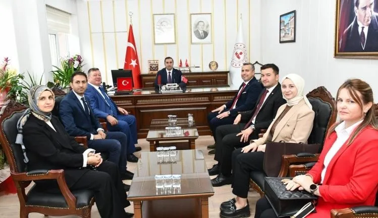 Bilecik’in Osmaneli ilçesinde Kaymakam Tahir Yılmaz, eğitim camiasıyla bir araya