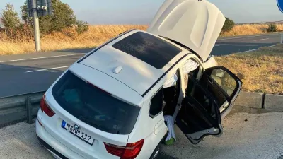 Edirne’nin Keşan ilçesinde meydana gelen trafik kazasında su kanalına düşüp