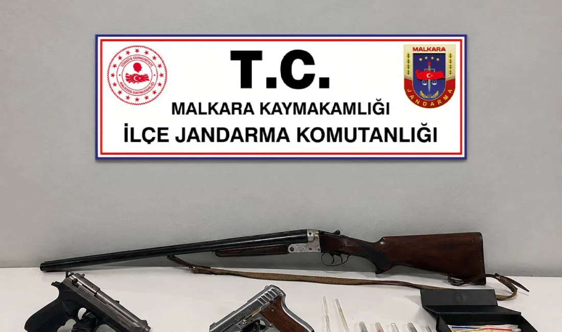 Tekirdağ’ın Malkara ilçesinde jandarma ekiplerince bir eve düzenlenen operasyonda, ruhsatsız