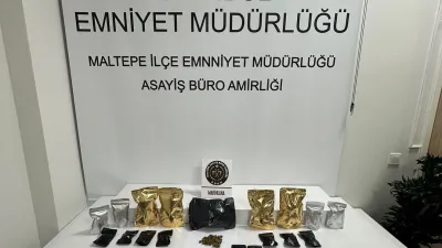 Maltepe İlçe Emniyet Müdürlüğü’nce düzenlenen uyuşturucu operasyonunda bir zula araçta