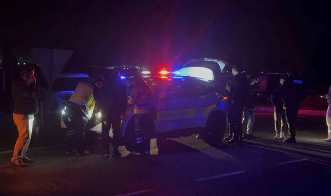 Tekirdağ’ın Muratlı ilçesinde çevreyolunun Kırkkepenekli Mahallesi kavşağında gece saatlerinde iki