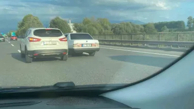 Anadolu Otoyolu Sakarya geçişinde bir otomobil sürücüsünün yaptığı tehlikeli hareketler,