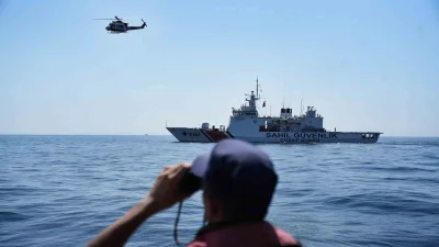 Silivri açıklarında çarpışma sonucu batan geminin 10 personelini arama çalışması