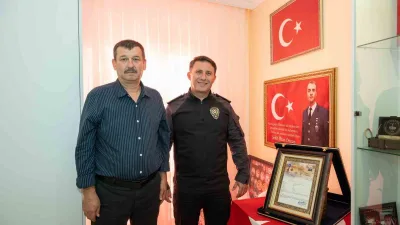 Bilecik İl Emniyet Müdürü Erdem Çağlar, şehit İlhan Ongan’ın ailesini