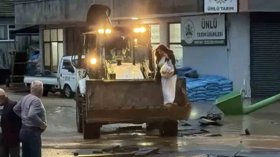 Sakarya’nın Karasu ilçesinde etkili olan kuvvetli sağanak yağışın ardından adeta