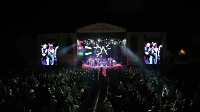 Kahve kokularının müziğin ritmiyle buluştuğu Sukaypark, hafta sonu Bursa’nın en