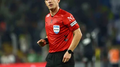 FIFA kokartlı hakem Halil Umut Meler, Çekya ile İngiltere arasında