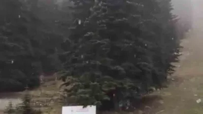Bursa’da kış turizminin önemli merkezlerinden Uludağ’a sezonun ilk karı yağdı.