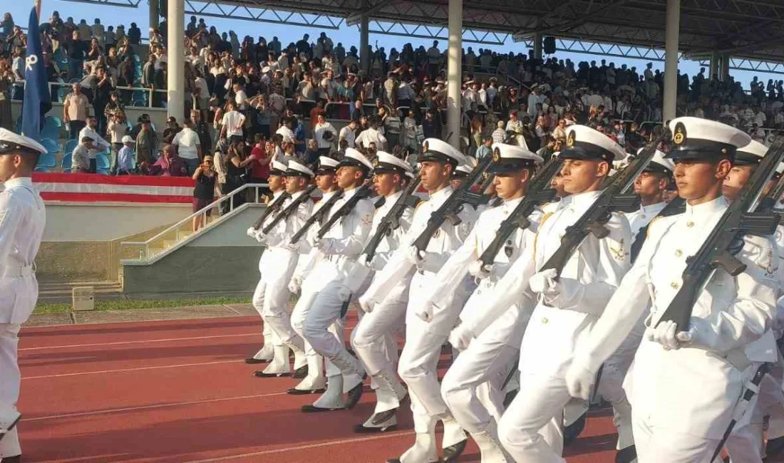 Yalova’da Milli Savunma Üniversitesi Deniz Astsubay Meslek Yüksekokulu’nda eğitimlerini tamamlayan