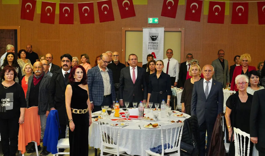
Atatürkçü Düşünce Derneği (ADD) Ayvalık Şubesi’nin düzenlediği gecede demokrasi, laiklik