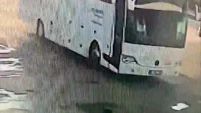 Manisa’nın Akhisar ilçesi yakınlarında tırla çarpışan ve 11 kişinin hayatını