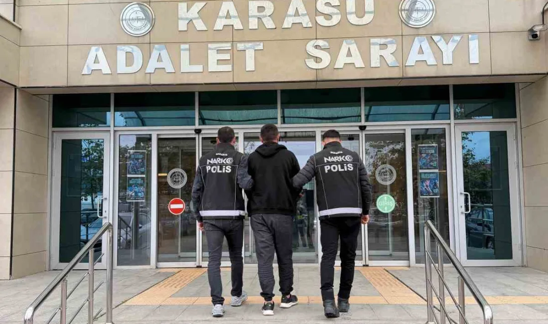 Sakarya’nın Karasu ilçesinde polis ekiplerince gerçekleştirilen “Sokaklar Güvende” operasyonunda, hakkında