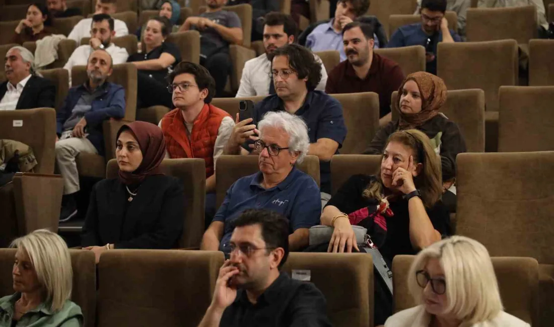 Sakarya’da düzenlenen “25. Uluslararası Sapanca Şiir Akşamları”, gerçekleştirilen panel ve