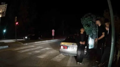 Bursa’nın İnegöl ilçesinde polis uygulamasının yanından abartı egzoz sesiyle geçen