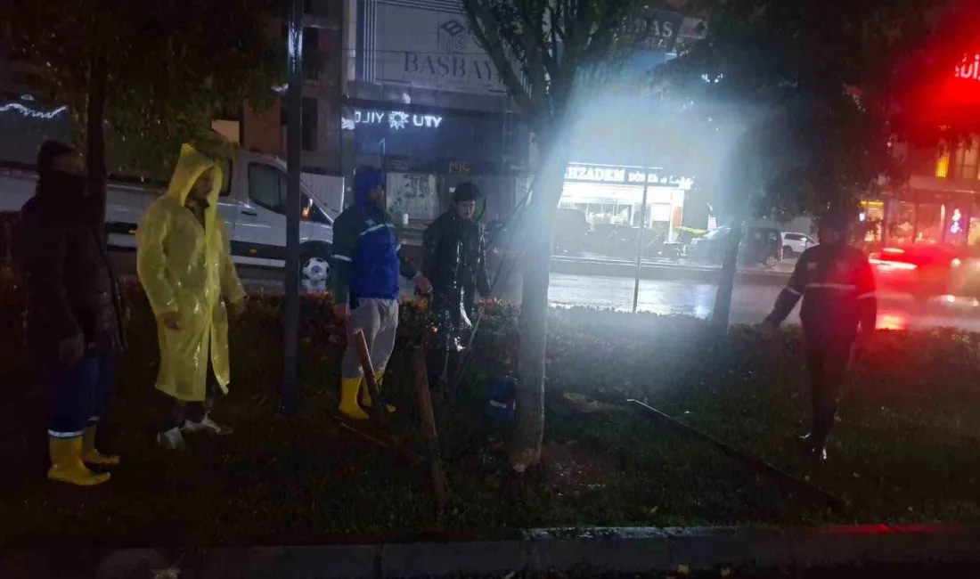 İstanbul’da etkili olan yoğun yağışa karşı Arnavutköy Belediyesi, 300 personel