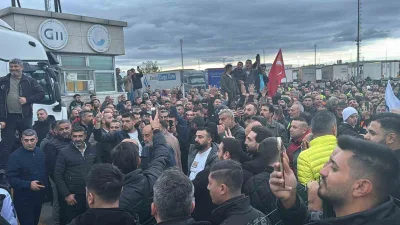 Edirne’deki sınır kapılarında Schengen vizesi mağduriyeti nedeniyle kontak kapatan tırsürücüleri,