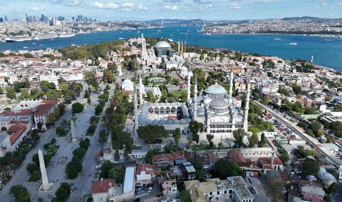 İstanbul’un tarihi simgelerinden Ayasofya-i Kebir Cami-i Şerifi’nde sürdürülen kapsamlı restorasyon