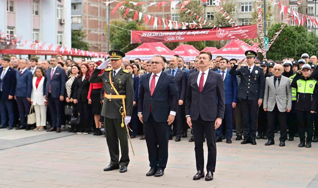 Bahçelievler’de 29 Ekim Cumhuriyet Bayramı kutlamaları, Hükümet Konağı önünde düzenlenen