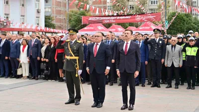 Bahçelievler’de 29 Ekim Cumhuriyet Bayramı kutlamaları, Hükümet Konağı önünde düzenlenen
