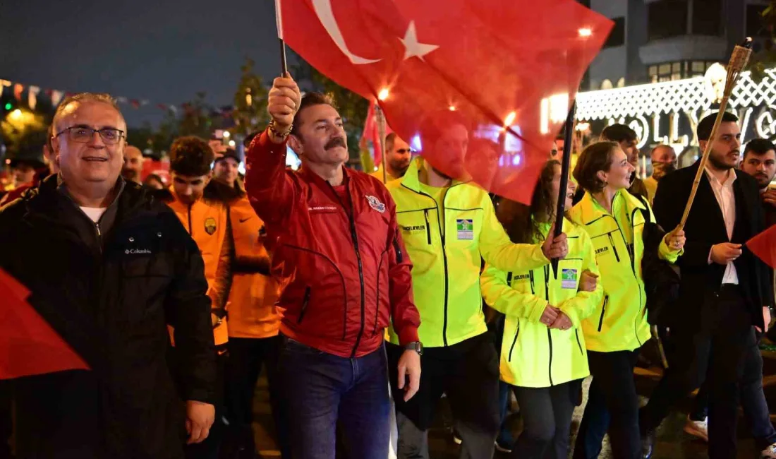 Bahçelievler Belediyesi tarafından düzenlenen programda Cumhuriyet’in kuruluşunun 103’üncü yıl dönümü