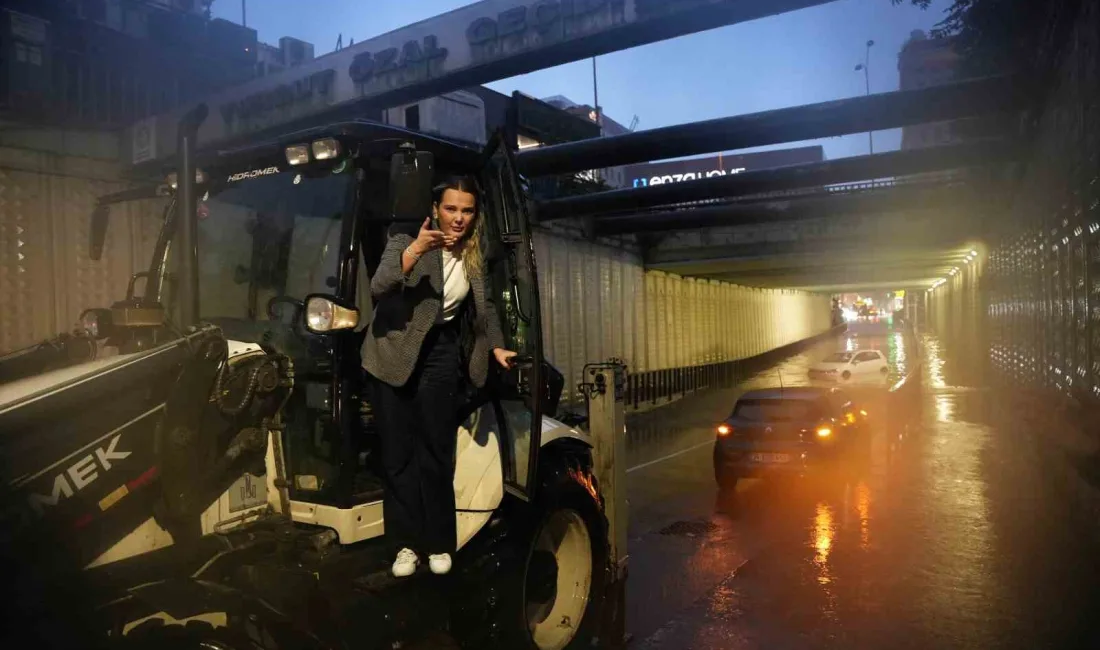 İstanbul Bahçelievler’de su basan alt geçitte aracında mahsur kalan kadın