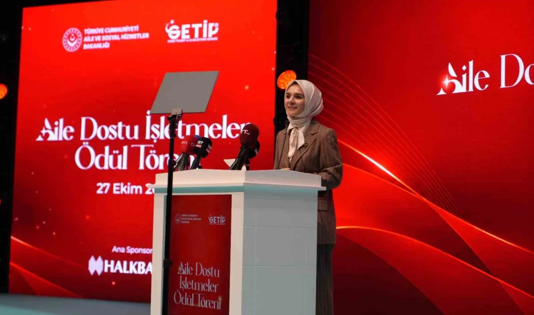 Aile ve Sosyal Hizmetler Bakanı Mahinur Özdemir Göktaş, Kocaeli’de katıldığı