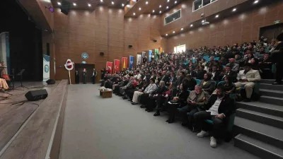 Balıkesir’in Bandırma ilçesinde bulunan Tekke Camii haziresindeki tarihî mezar taşları,