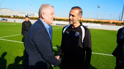Başakşehir ile Rusya temsilcisi Zenit’in veteran futbolcuları, gösteri maçında karşı