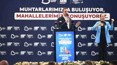 Balıkesir Büyükşehir Belediye Başkanı Ahmet Akın ve eşi Arbil Akın,