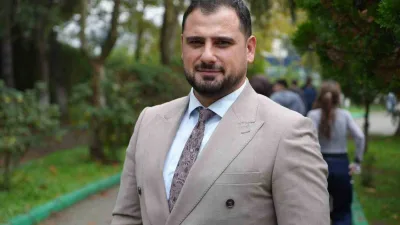 Gençlerin canlı yayınlarda beğenilmek ve para kazanmak uğruna farklı davranışlara