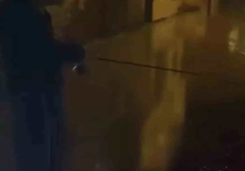 Çanakkale’nin Biga ilçesinde etkili olan sağanak nedeniyle cadde ve sokaklar