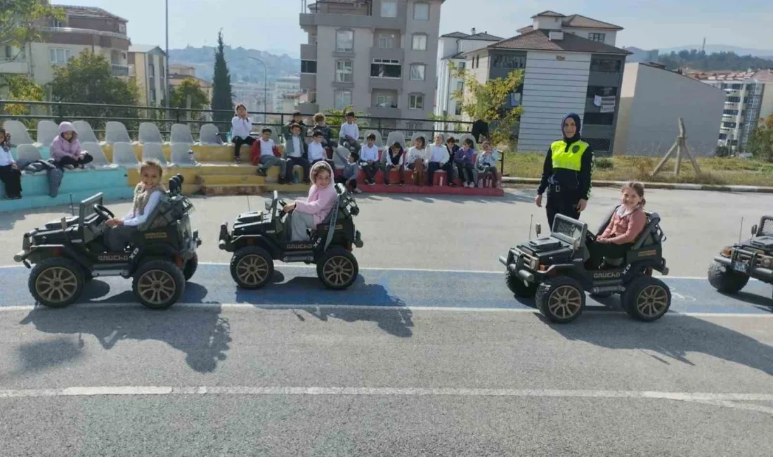 Bilecik’te 23 öğrenciye uygulamalı trafik eğitimi verildi. Bilecik İl Emniyet