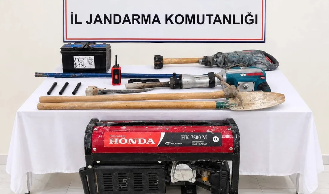 Bilecik’in İnhisar ilçesine bağlı Tozman köyünde define arayan 12 kişi