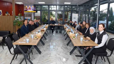 Bilecik’te huzurevi sakinleri, İl Jandarma Komutanlığında misafir edilerek jandarma personeliyle