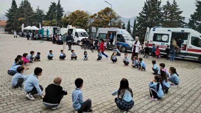 Bilecik’te minik öğrencilere sağlık eğitimi verildi. Bilecik’in Osmaneli ilçesinde ilkokul
