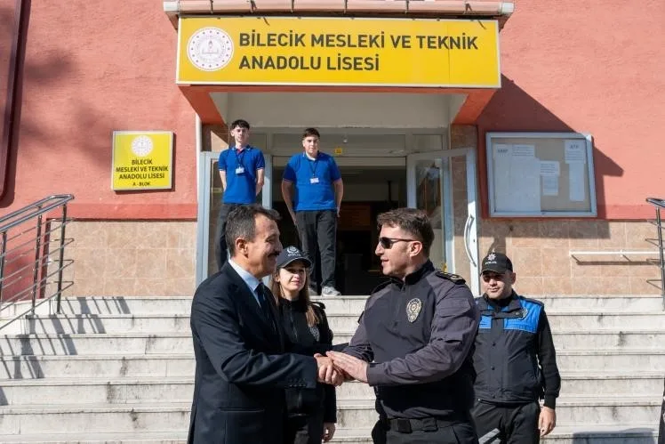 Bilecik İl Emniyet Müdürü Erdem Çağlar, okul güvenliği için öğretmen