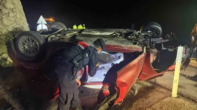 Bilecik’te refüje çarpan otomobilin takla atması sonucu meydana gelen kazada