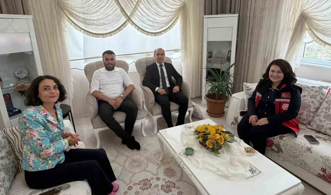 Bilecik’te şehit ailesine vefa ziyareti gerçekleştirildi. Bilecik Sosyal Hizmet Merkezi
