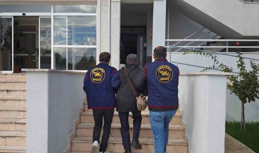 Bilecik’te tehdit suçundan aranan şahıs, jandarma ekiplerince yakalandı. Edinilen bilgilere