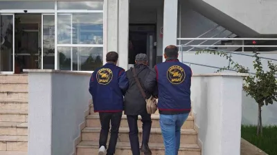 Bilecik’te tehdit suçundan aranan şahıs, jandarma ekiplerince yakalandı. Edinilen bilgilere