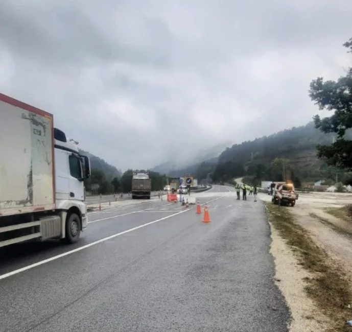 Bilecik’te asfalt yenileme çalışmaları yapılan Bozüyük-Bursa kara yolu yeniden trafiğe