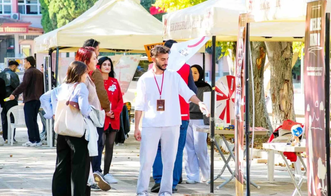 Bilecik Şeyh Edebali Üniversitesi’nde (BŞEÜ) açılan öğrenci kulüpleri tanıtım stantları,