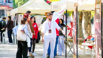 Bilecik Şeyh Edebali Üniversitesi’nde (BŞEÜ) açılan öğrenci kulüpleri tanıtım stantları,