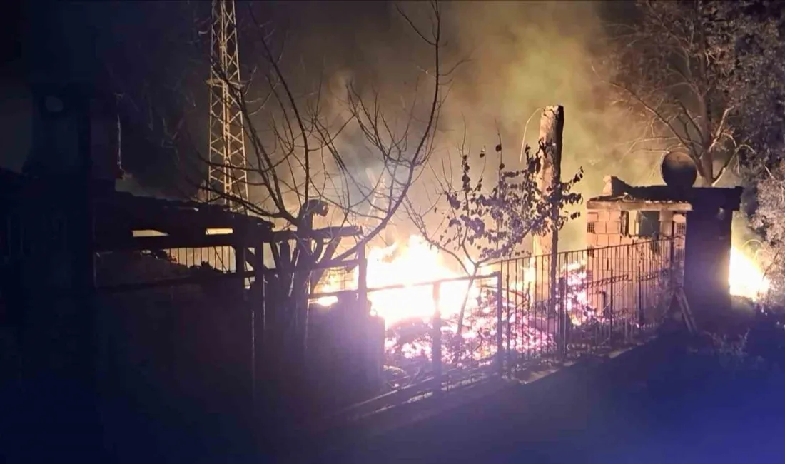 Bursa’da sobanın açık bırakılması sonucu çıktığı belirtilen yangın, itfaiye ekiplerinin