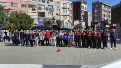 Burhaniye ilçesinde, Amatör Spor Haftası, düzenlenen açılış programı ve çelenk