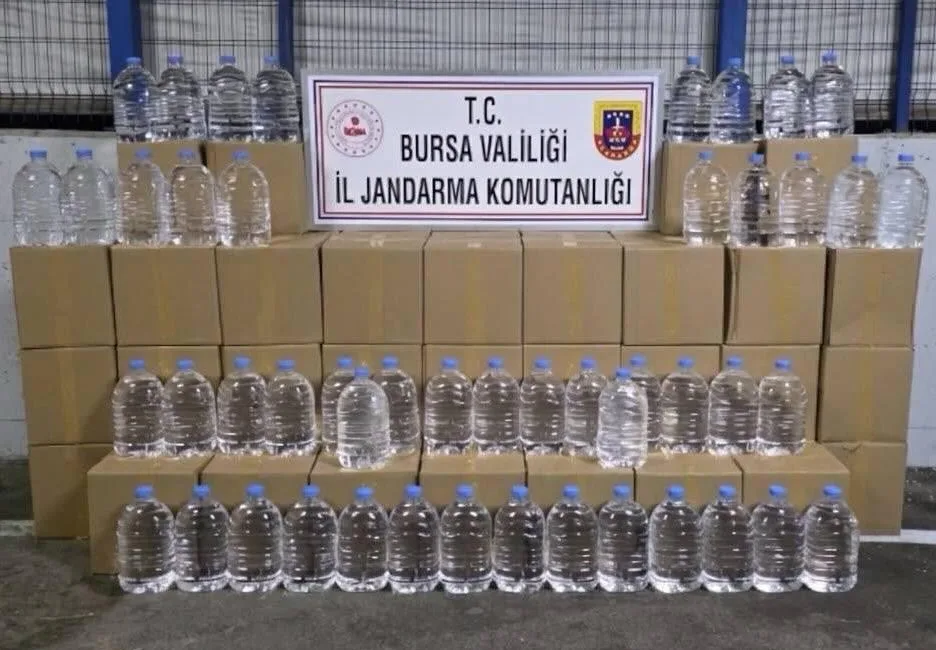 Bursa’da kaçakçılığın önlenmesine yönelik yapılan operasyonlarda bir araçta yapılan aramada,