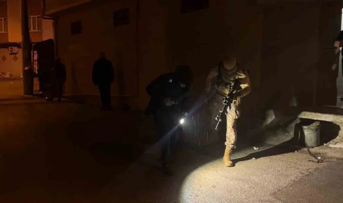 Bursa’da iki grup arasında çıkan tartışma, silahlı kavgaya döndü. Yaşanan