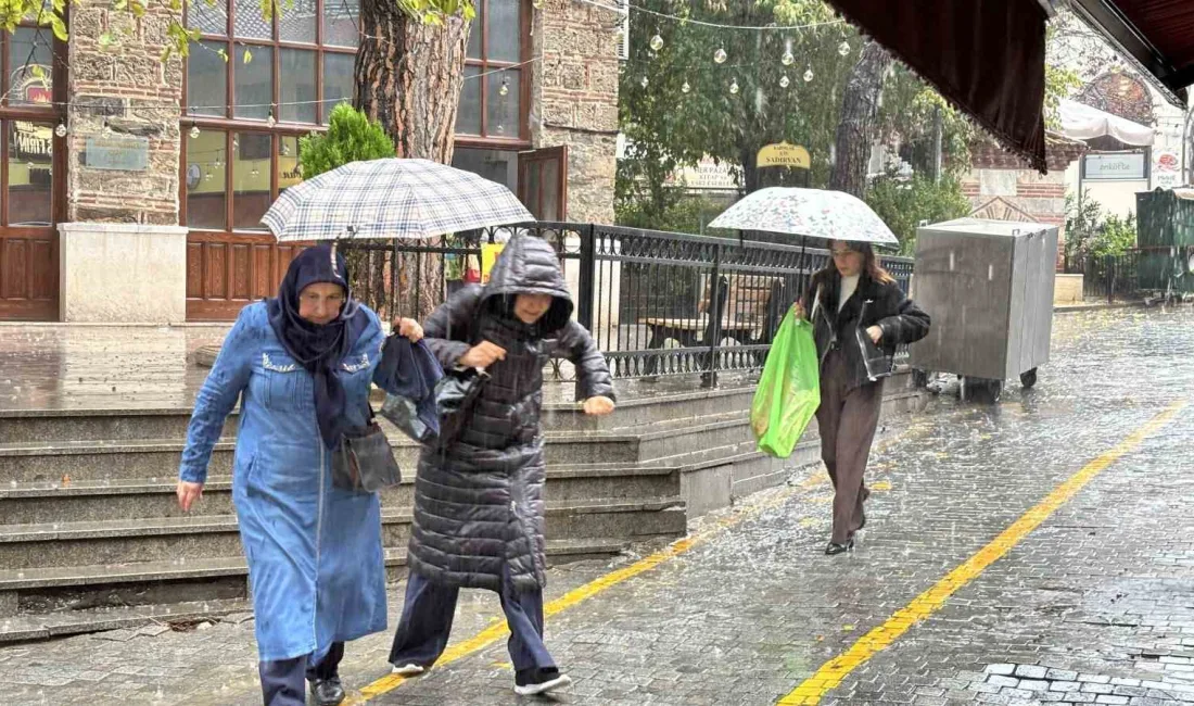 Bursa’da yağmur etkisini göstermeye başladı. Kentte yağışlı havanın etkisini artırması