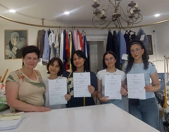 Osmangazi Borsa İstanbul Kız Mesleki ve Teknik Anadolu Lisesi öğrencileri,