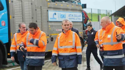 İstanbul’u etkisi altına alan yağışa karşı Büyükçekmece Belediyesi ekipleri, olumsuzlukların